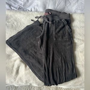 Vintage! Low rise, flared Juicy Couture Velour Sweats